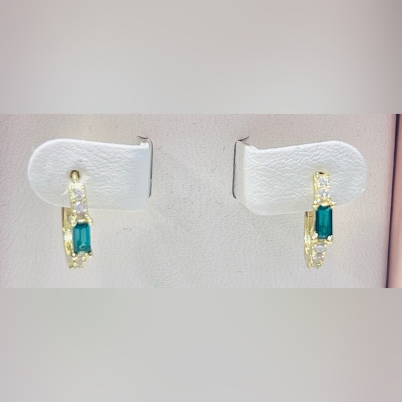 Lake & Gray Jewelry - NWT Emerald CZ gold over Sterling silver Earrings